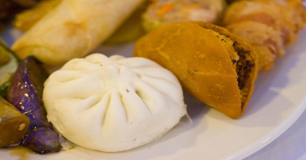 Must-Try Street Foods in New York City 